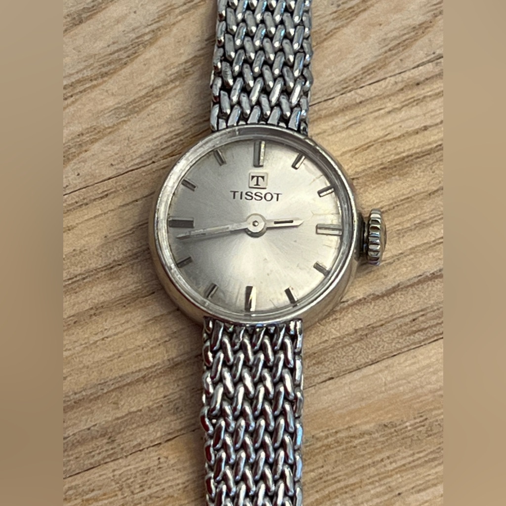 Tissot Ladies Rare Vintage Mechanical Ladies Watch Gold Bracelet Bezel Works